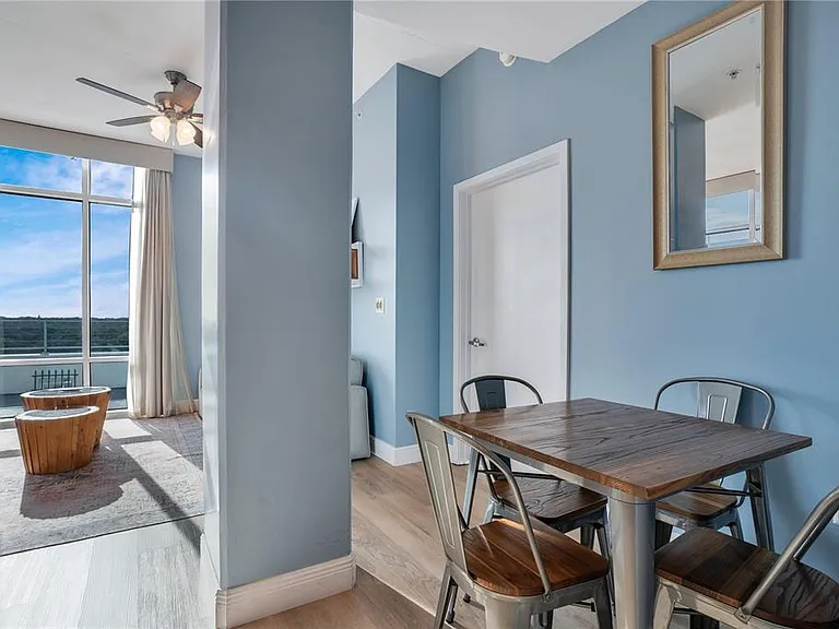 525 E Jackson St #P — Photo 21