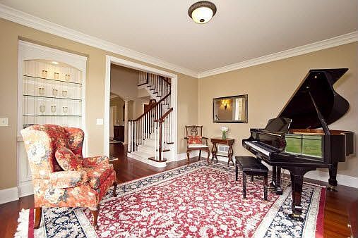 4th image of 8280 Bibury Ln