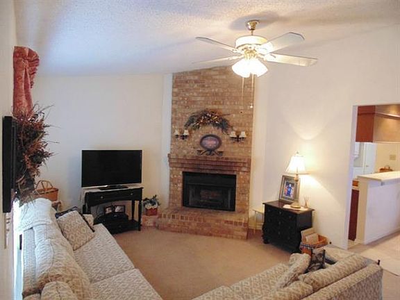 3rd image of 2104 Cottage Oak Ln