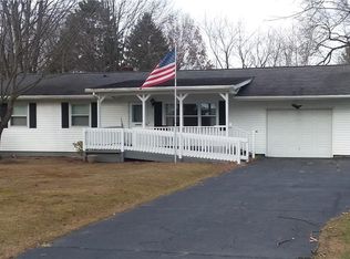 1363 Brookwood Dr, Mogadore, OH 44260