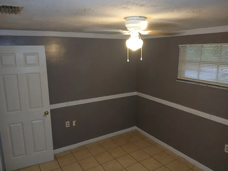 6935 Washington St — Photo 4