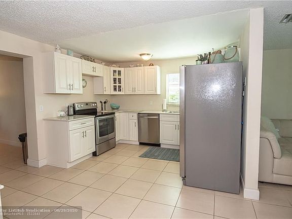 5th image of 338 NW 4th Pl