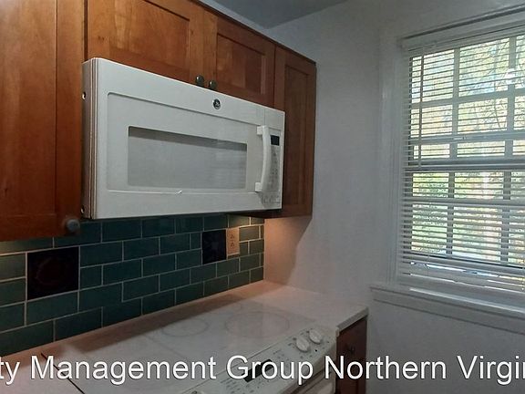 5th image of 800 S Arlington Mill Dr APT 101