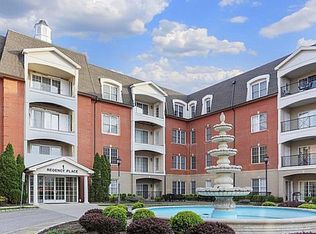 402 Regency Pl, Woodbridge, NJ 07095
