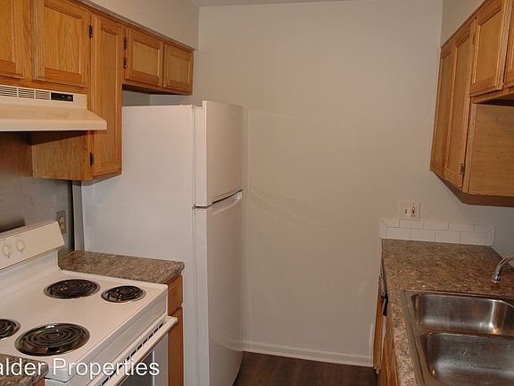 5th image of 2942 Vineland Ave SE