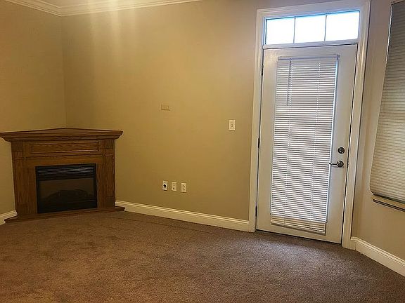 2nd image of 2528 Suncrest Vlg #2528