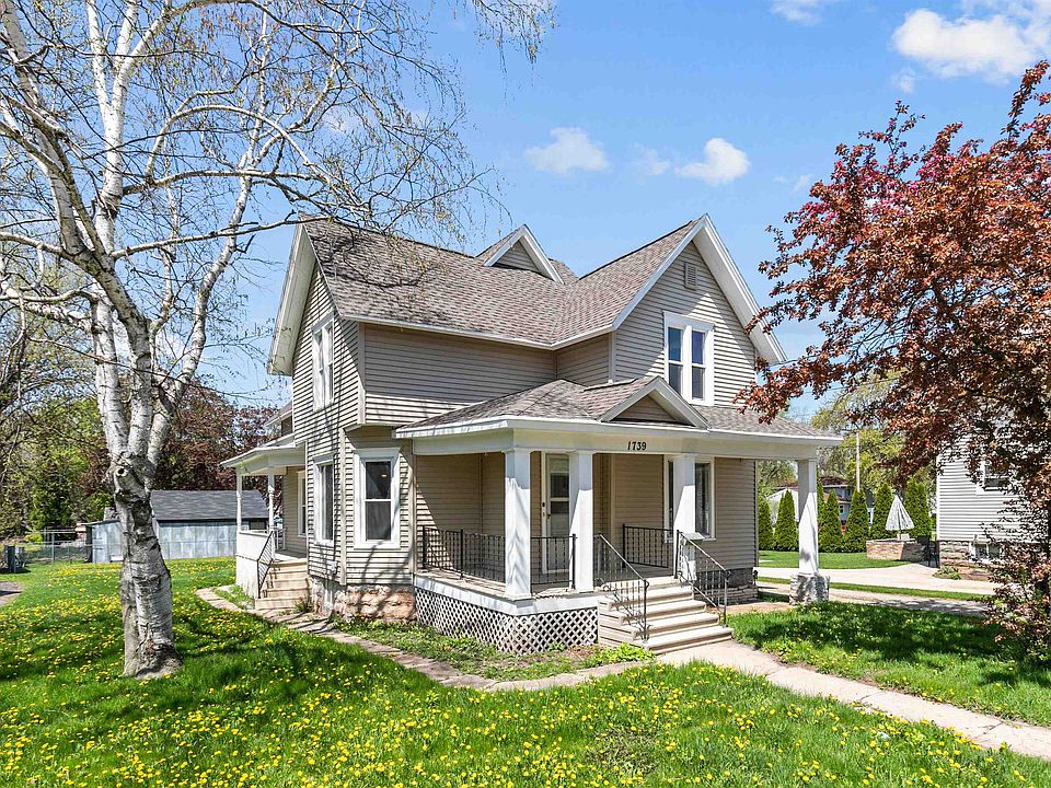 1739 Elmwood Ave, Oshkosh, WI 54901 Zillow