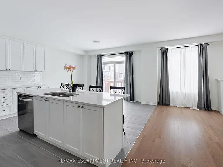 48 Sparrow Way — Photo 12