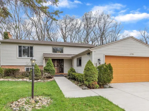 1706 Autumn Ln, Lansing, MI 48912