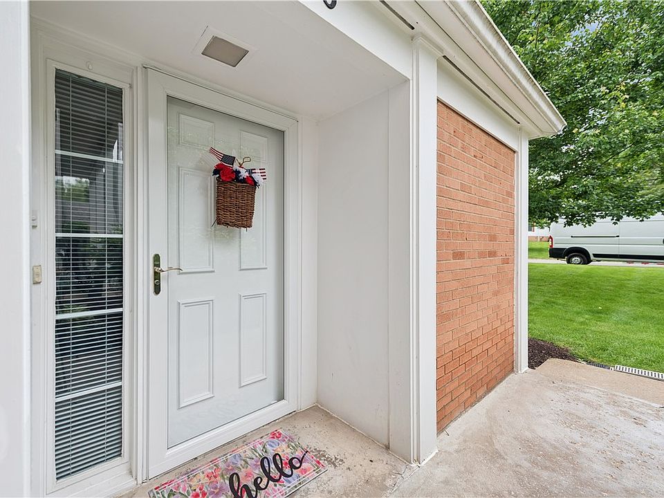 1st image of 1818 Foxcroft Ln APT 806