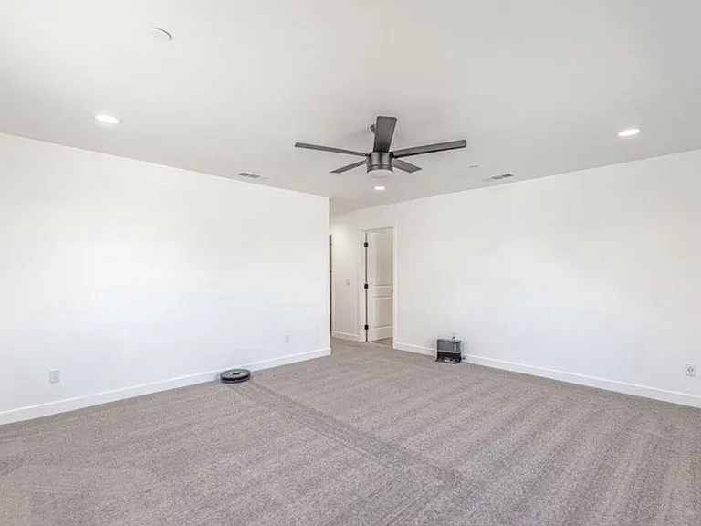 11548 11th Ave — Photo 13