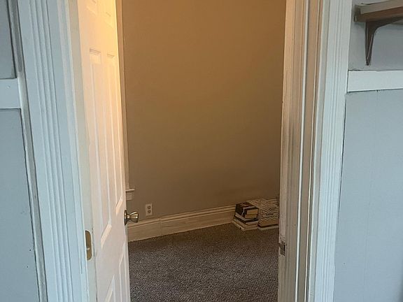 5th image of 917 W 11th St #1