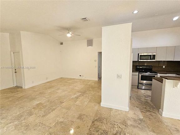 3rd image of 4279 Greenbriar Ln #1