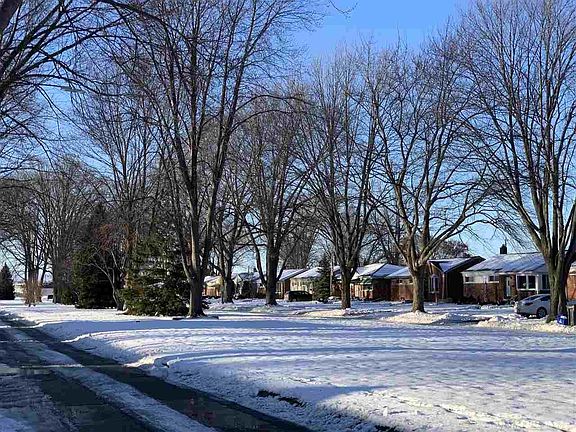 3rd image of 23004 Brookdale Blvd