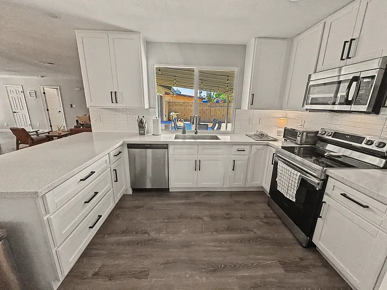 3924 W Augusta Ave — Photo 6