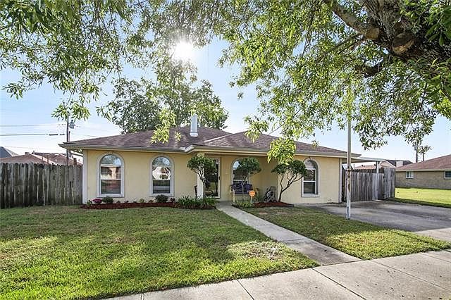 3421 Veronica Dr, Chalmette, LA 70043 | Zillow