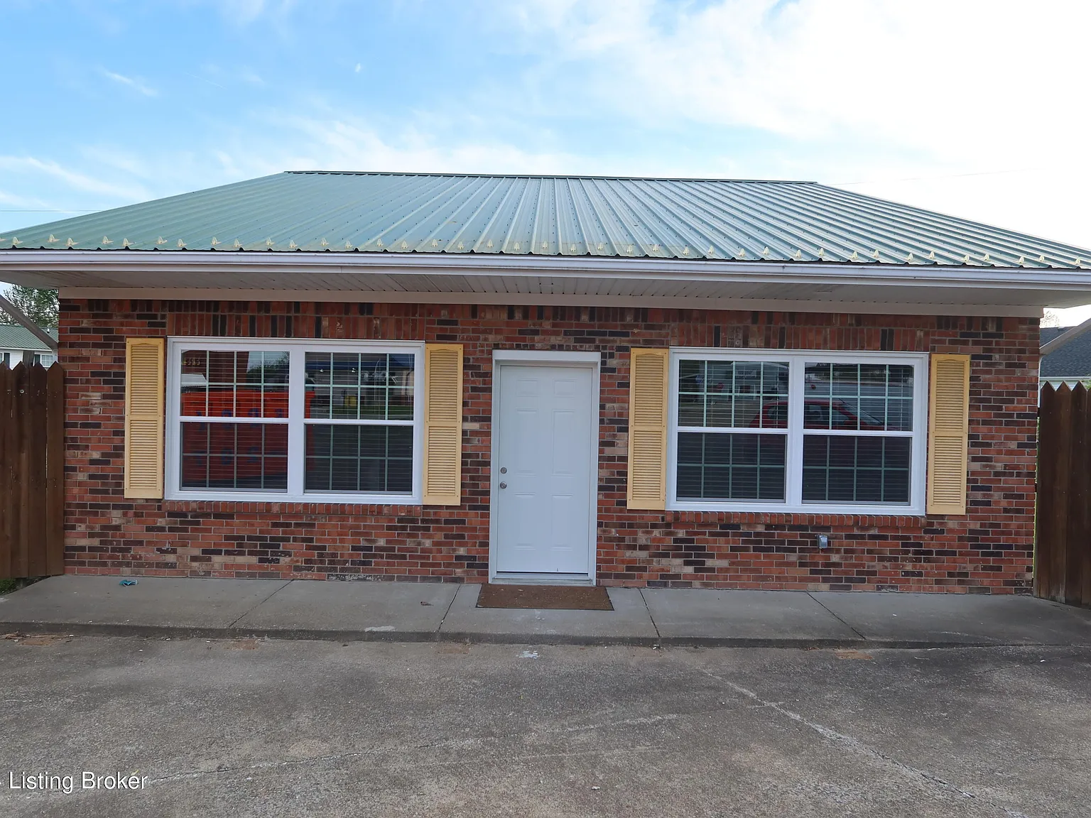 3 bed, 2.0 bath, 1550 sqft, $1,395 — Photo 1