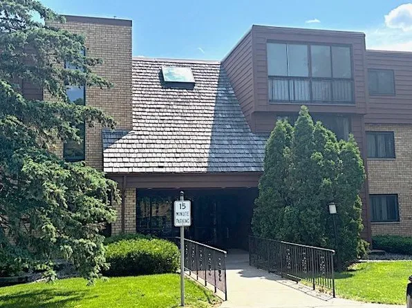 1011 41st Ave NE APT 208, Columbia Heights, MN 55421