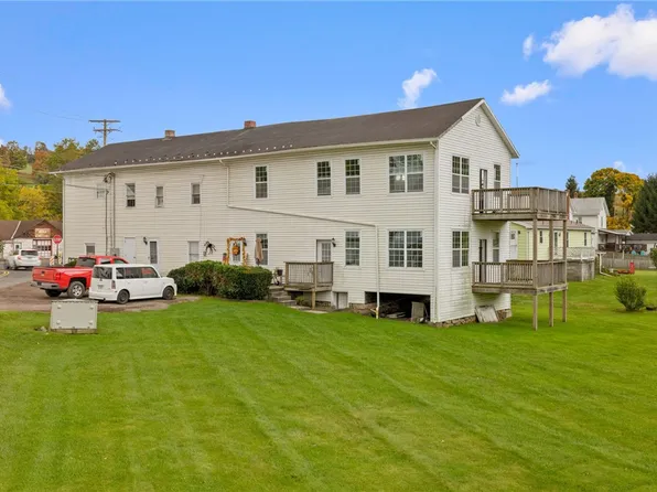 102 Post Office St, Boynton, PA 15532
