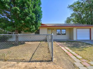 826 La Luz Dr, Belen, NM 87002