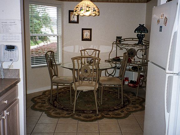 Kitchen Eating Area