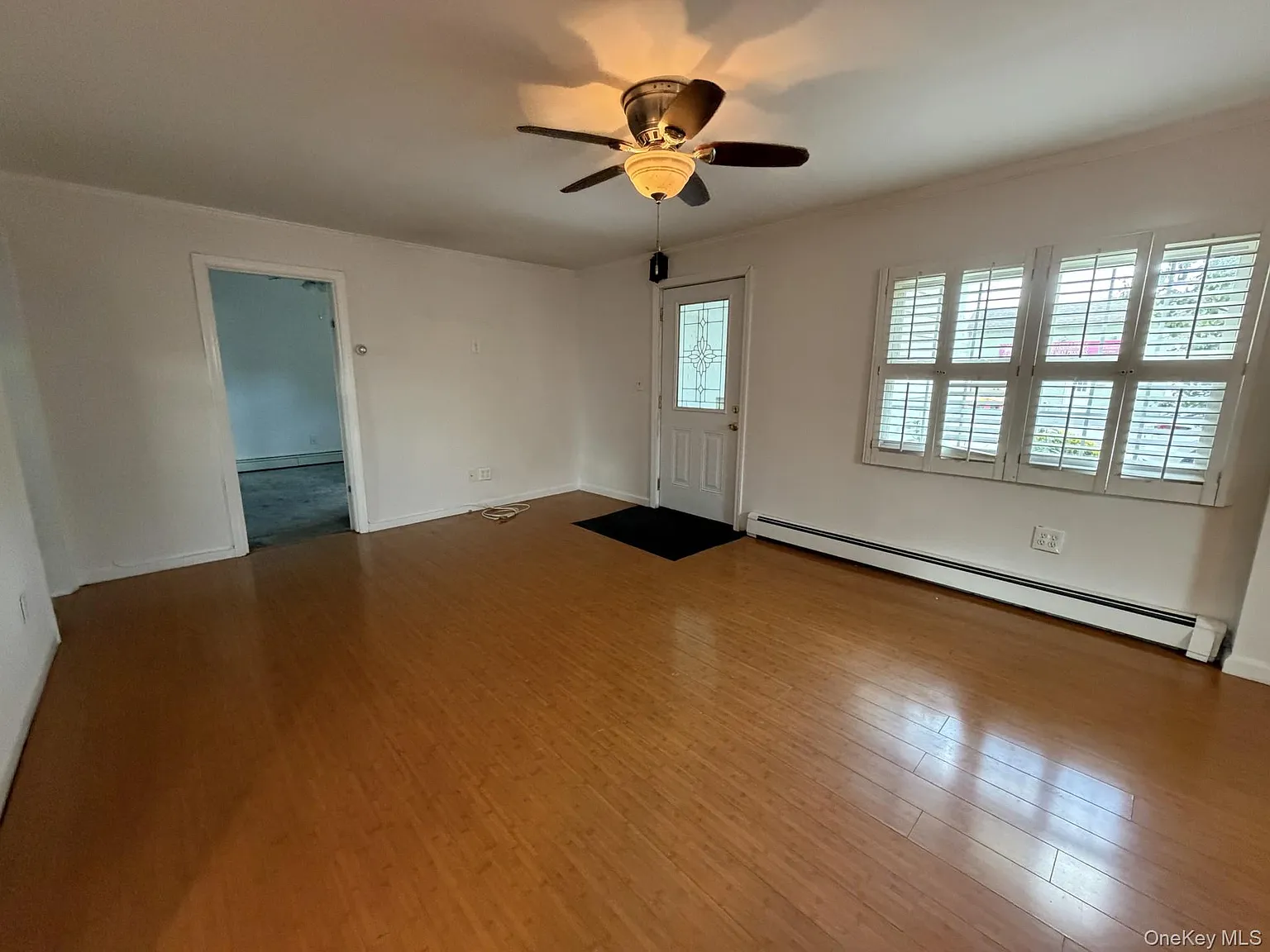 3 bed, 1.0 bath, 1237 sqft, $3,900 — Photo 2