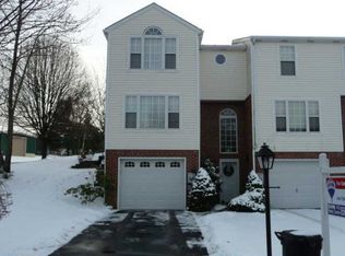 300 Links Ct, Delmont, PA 15626