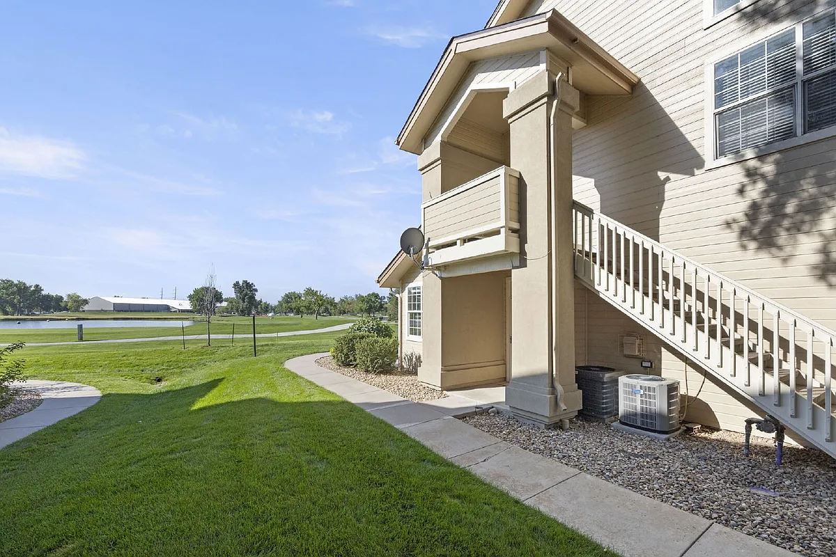 Building Photo - 3076 W Prentice Ave #L