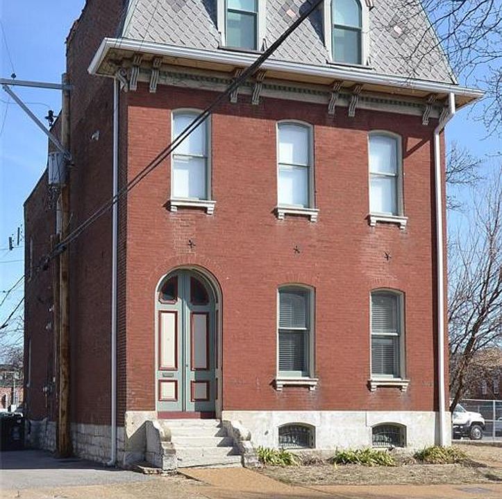 1st image of 909 Soulard St #911