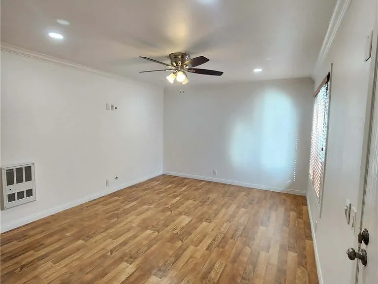 5 Dover — Photo 2