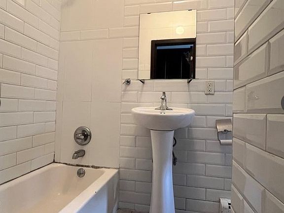 4th image of 50 Main St APT 3