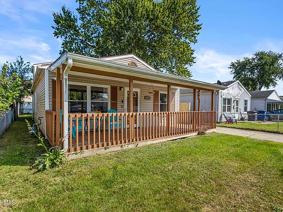 3rd image of 3652 Terrace Dr