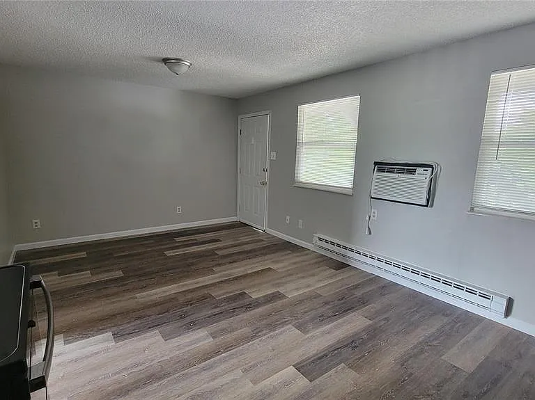 1731 Bridleton Woods #E — Photo 5