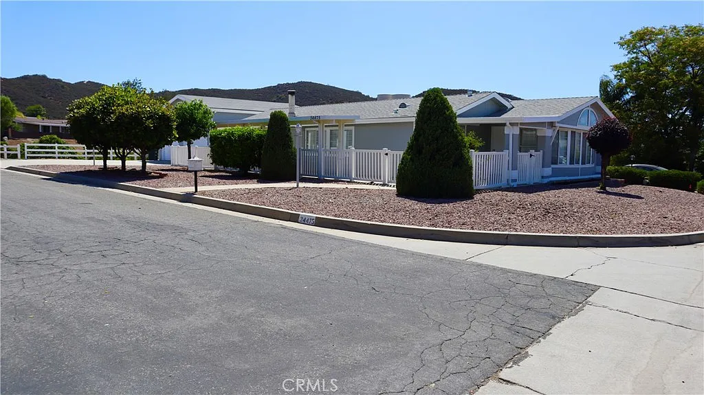 2 bed, 1940 sqft, $2,900 — Photo 3