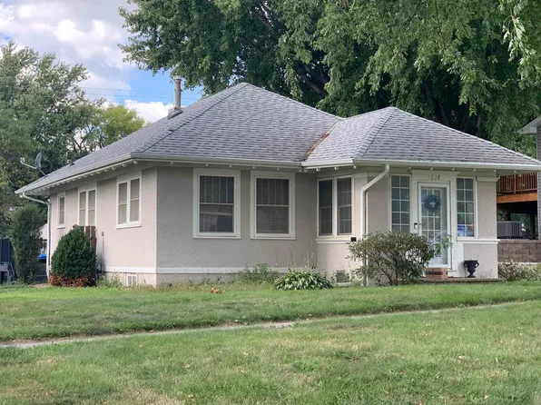 1027 1st Ave SE, Le Mars, IA 51031