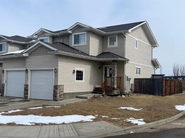 10 W Ross Close, Sylvan Lake, AB T4S 0K4