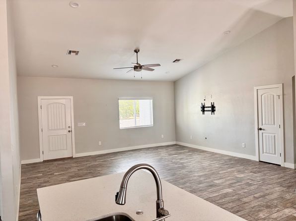 526 Heritage Cir