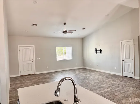 526 Heritage Cir, Pima, AZ 85543