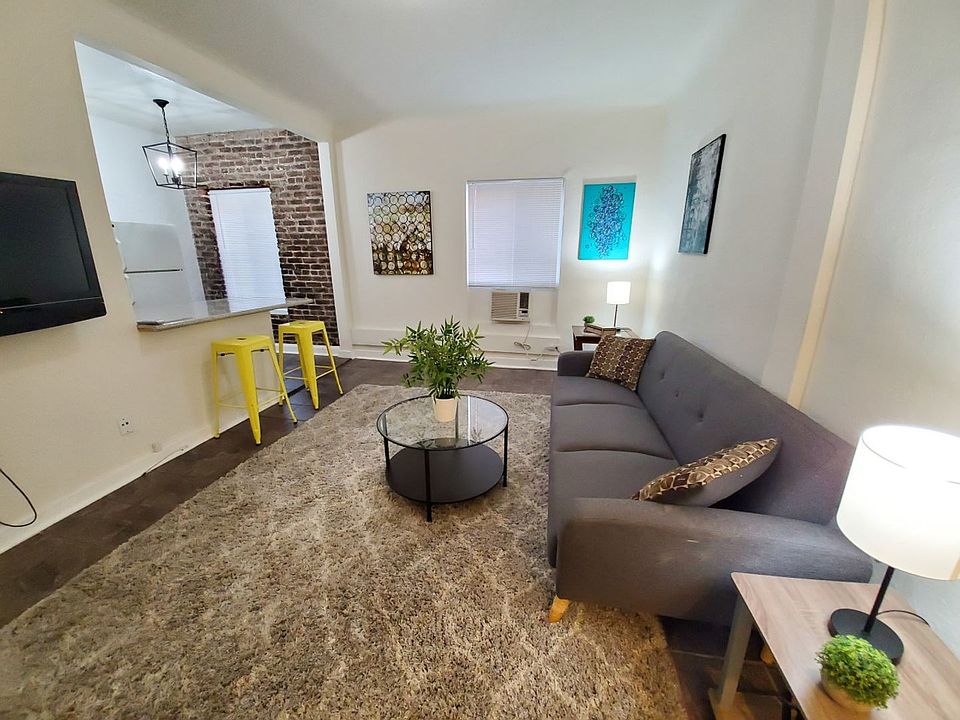 1st image of 833 Fedora St #101