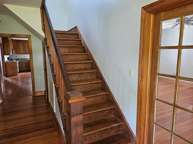 22864 Prince Edward Hwy — Photo 11