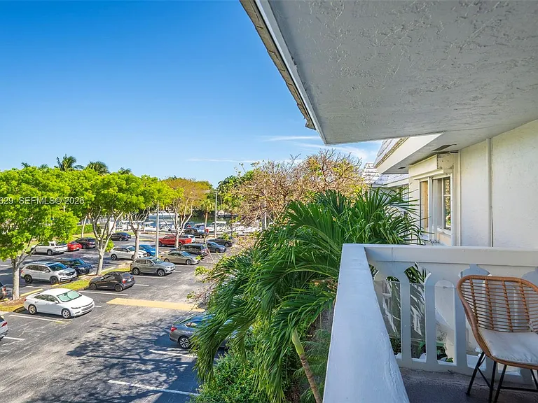100 Edgewater Dr #329 — Photo 4