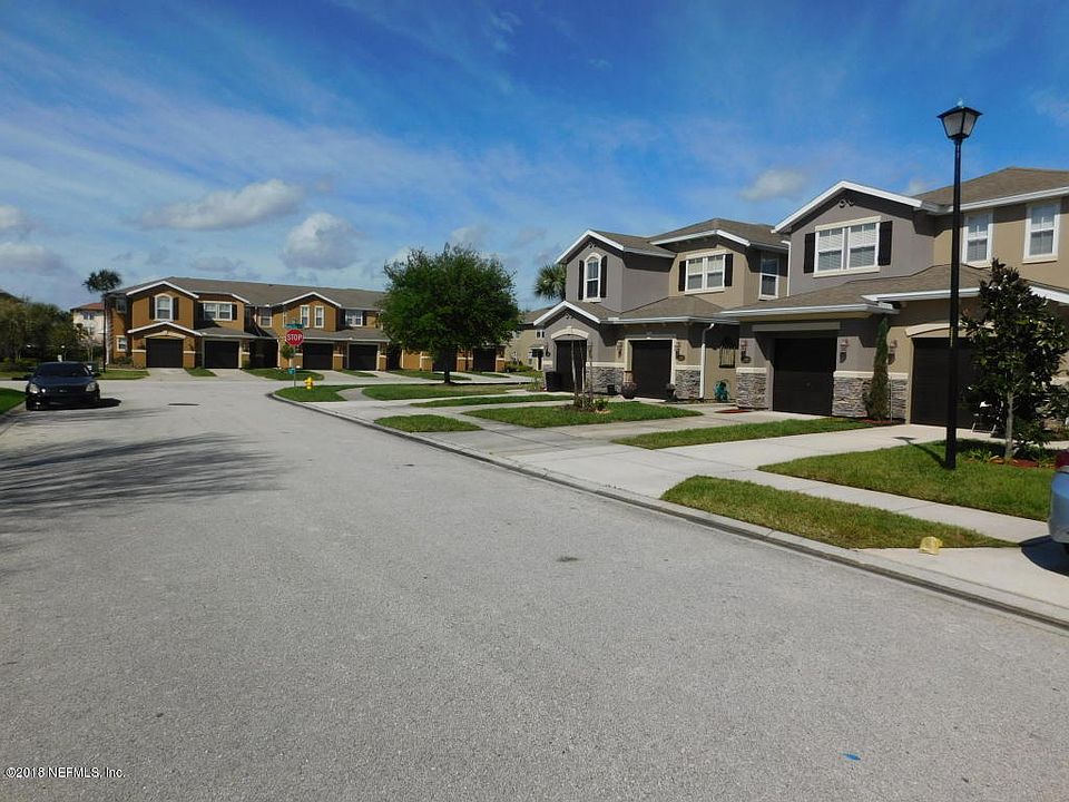 1st image of 220 Sienna Pl