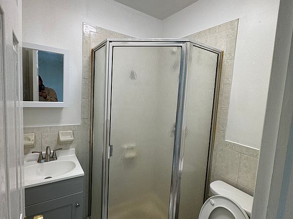 4th image of 5725 Arverne Blvd Floor 2