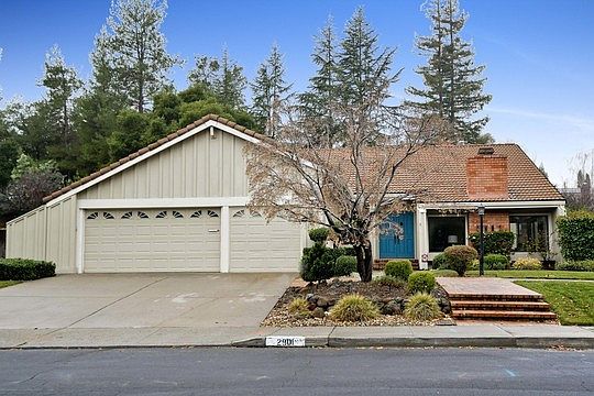2nd image of 2901 Lavender Dr