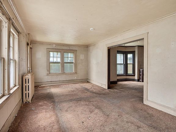 4th image of 3224 Portland Ave