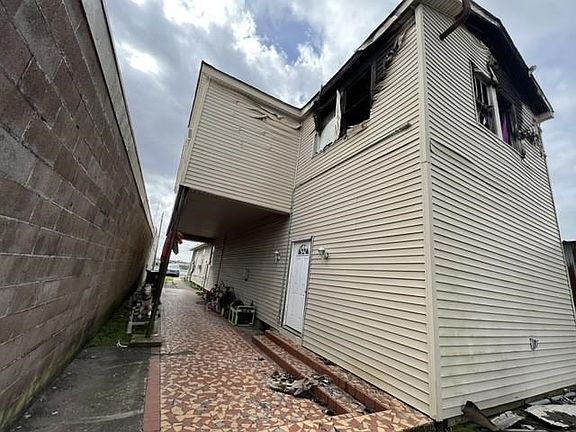 3rd image of 115 E Saint Bernard Hwy Unit 1&3
