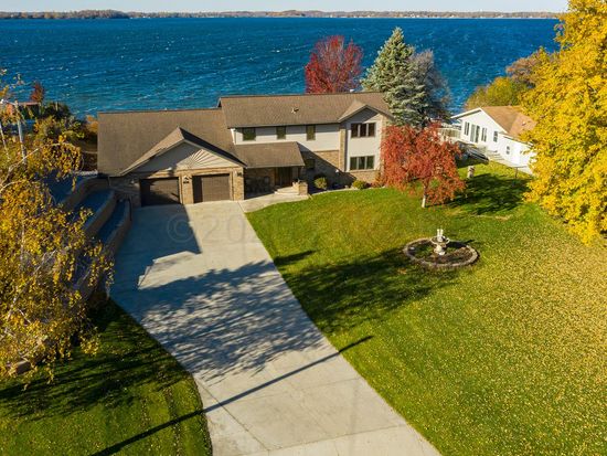 1804 E Shore Dr Detroit Lakes Mn 56501 Mls 20 6096 Zillow