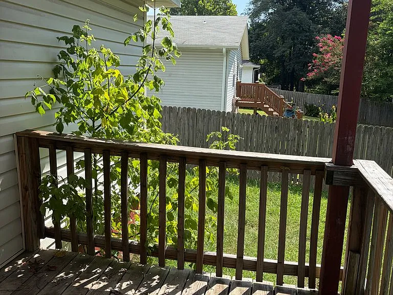 2402 Taft St — Photo 13