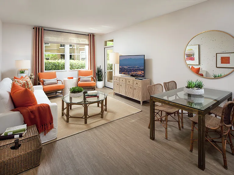 Villa Siena Apartment Homes — Photo 2