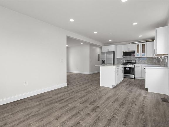 5th image of 22 Sherwood St